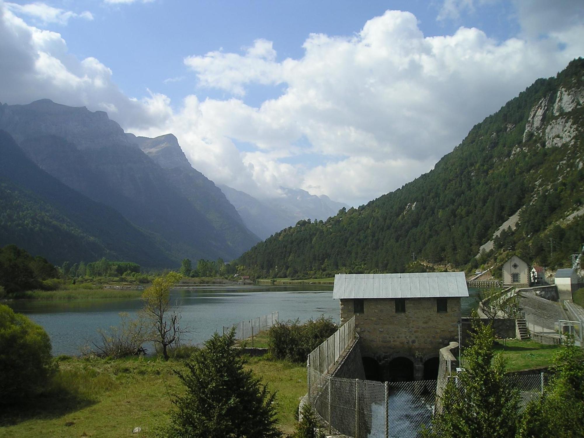 Отель Camping Pineta Бьельса Экстерьер фото